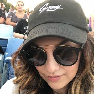 Meet your Posher, Regina